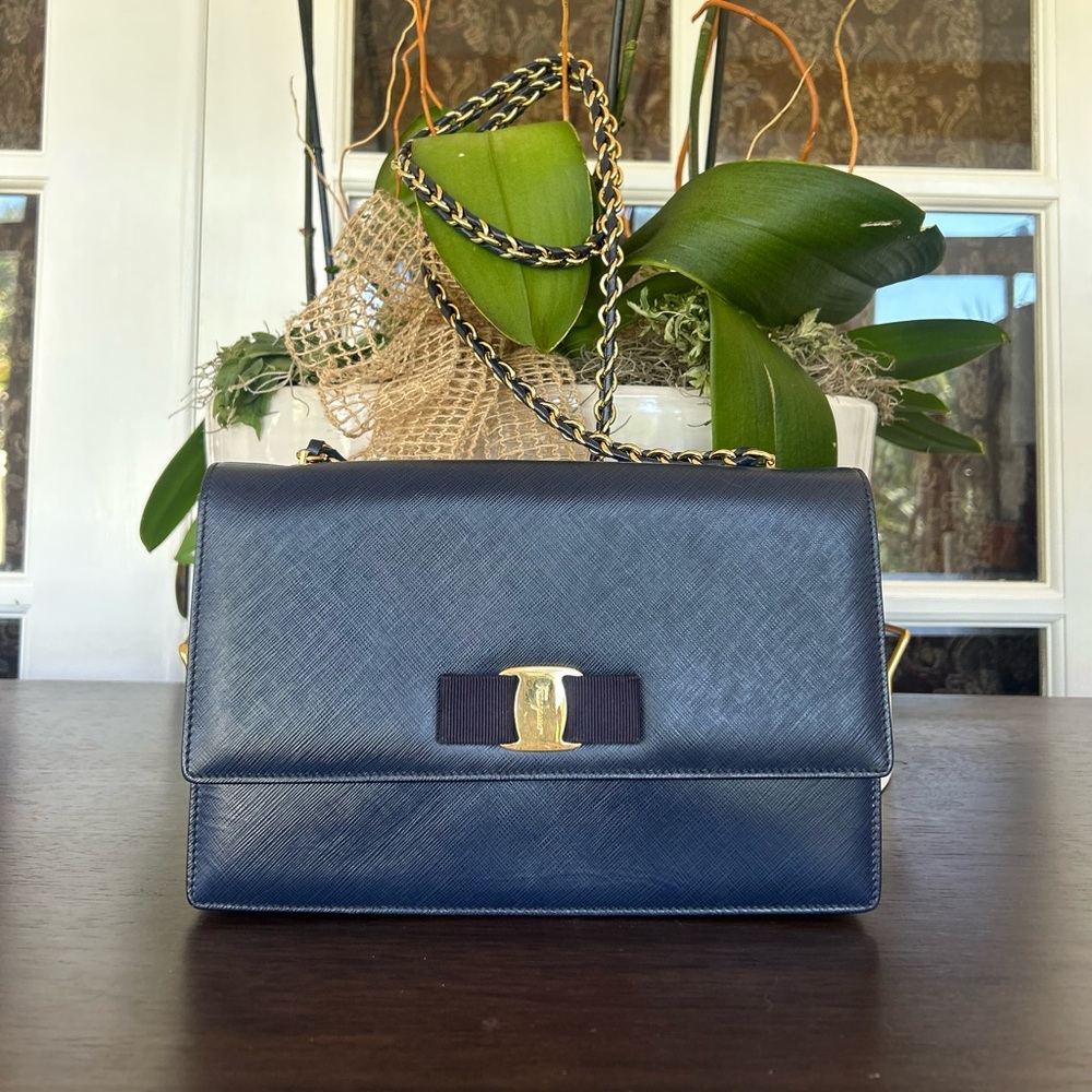 SALVATORE FERRAGAMO GINNY CROSS BODY LARGE DARK BLUE - Picture 3 of 13